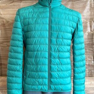 New with tags Men’s Guess Puffer Jacket Size S Green New With